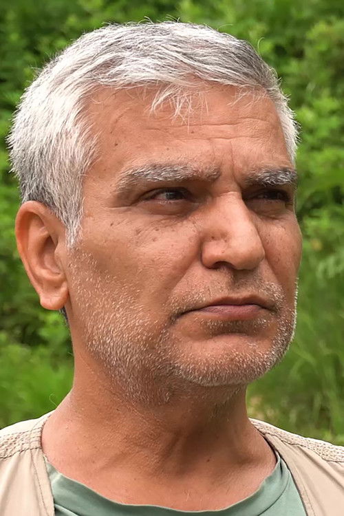 Eshagh Masoumi as Carpenter