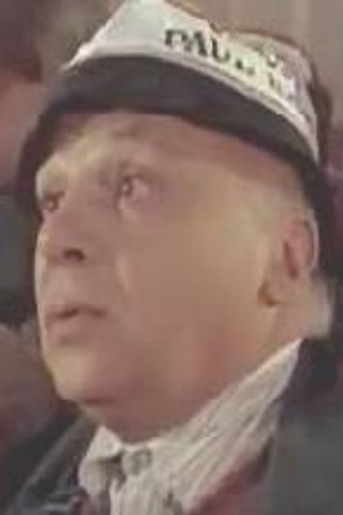 Luc Delhumeau as Graton, le directeur de l'orphelinat