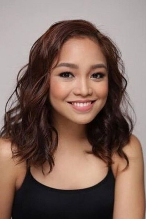 Teetin Villanueva as Maxie's Friend