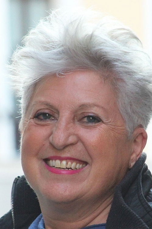 Paula Arjona as Alicia