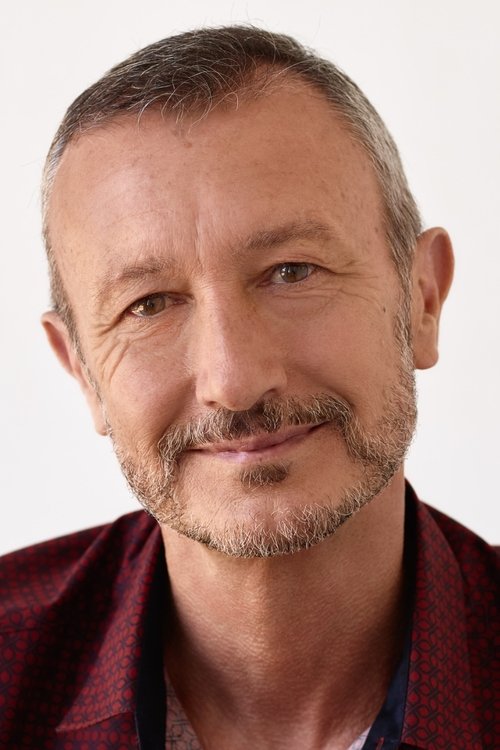 Franco Leo as Hypnotist