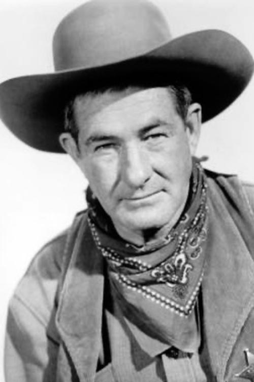 Fred Graham as Policeman on Rooftop (uncredited)