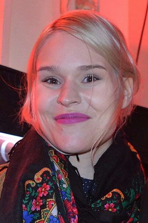 Malwina Buss as Agata