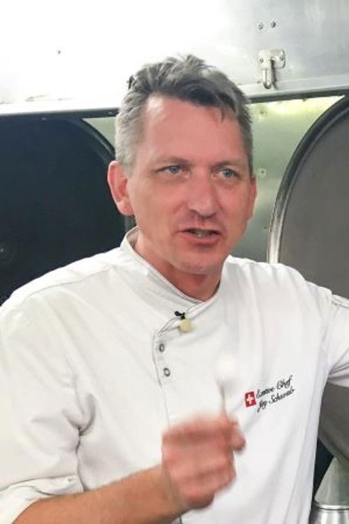 Jörg Schwab as Küchenchef Jörg Schwab