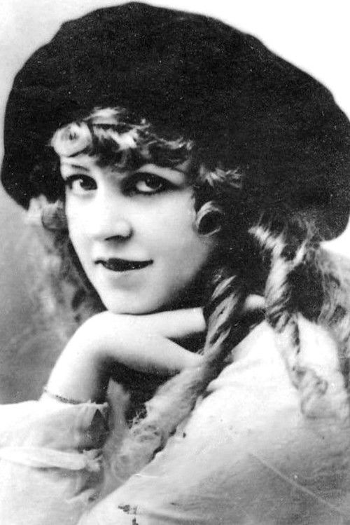 Alma Hanlon as Alice Campbell