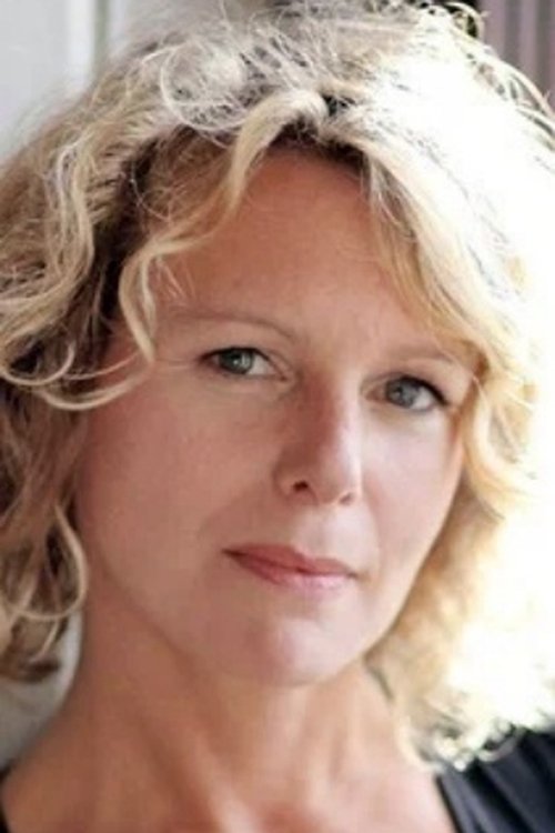 Niki Zischka as Business passenger