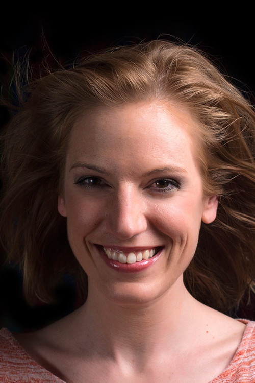 Judit Lax as Ápolónő