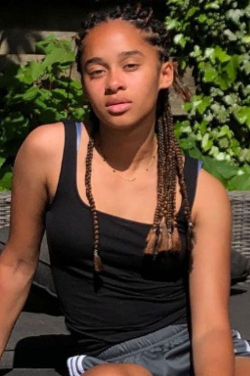 Alyssa van Ommeren as Rosi