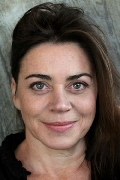 Charlotte Bøving as Katrin