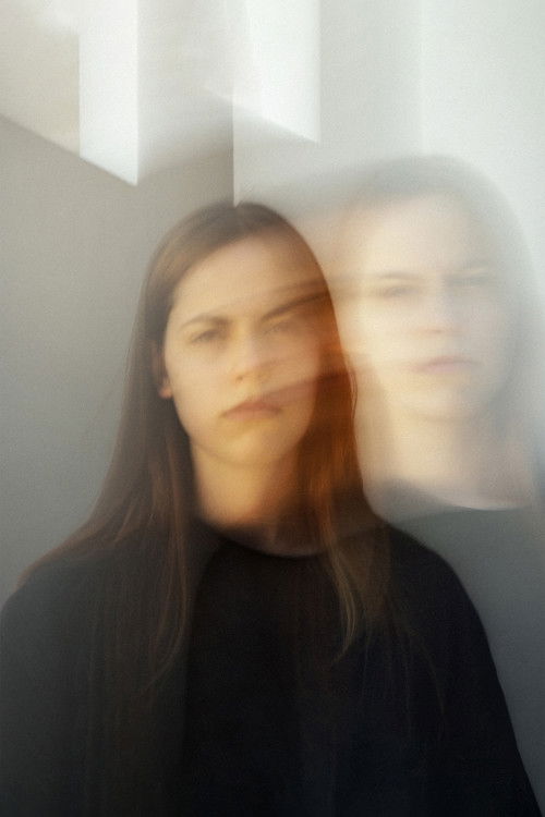 Anita Serrano as Mujer