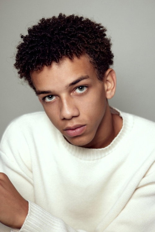 Salimou Thiam as Ben