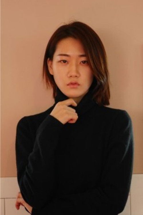 Uhm Yoon Jung as Assistant