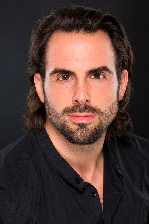 Jordi Rubio Bobet as César Blummer