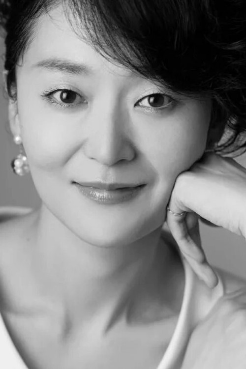 Hikari Yono as Waitress (voice)