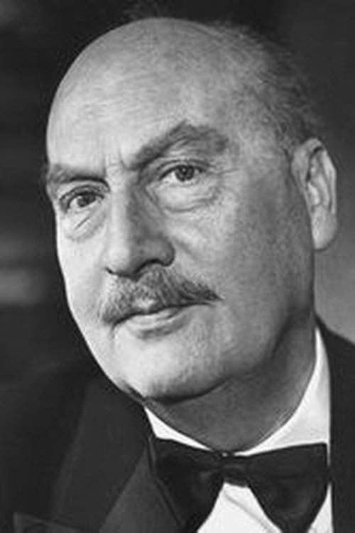 Siegfried Schürenberg as 