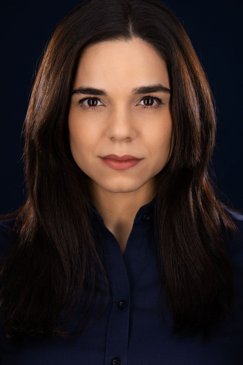 Lorna Pérez as The Gallerist