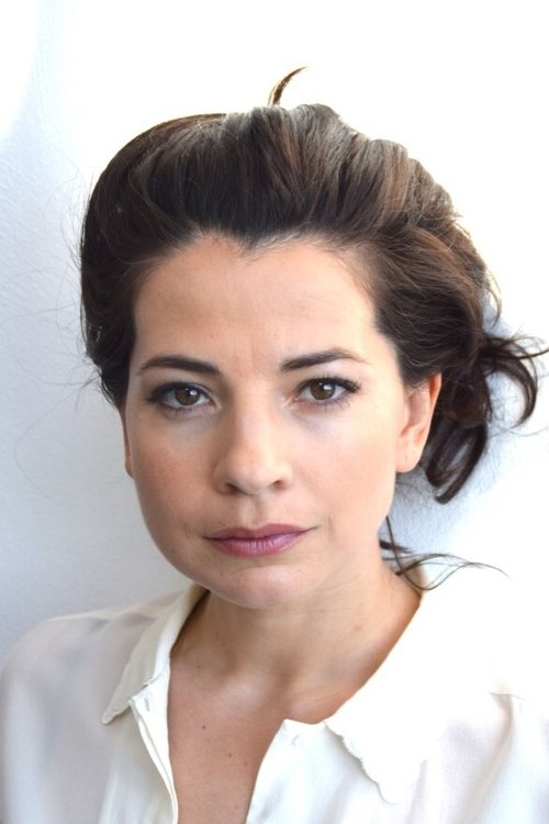 Nyncke Beekhuyzen as Yvonne Brugman