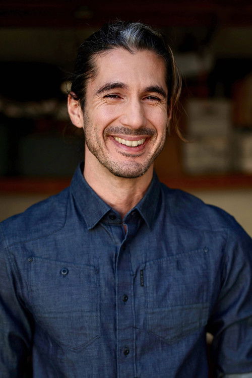 Adyr Villavicencio as Hunter Estrada