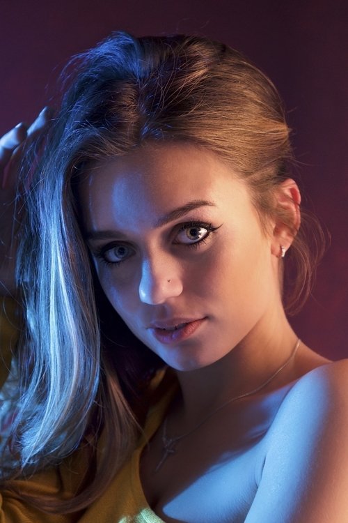 Beatrice Valente as Olly