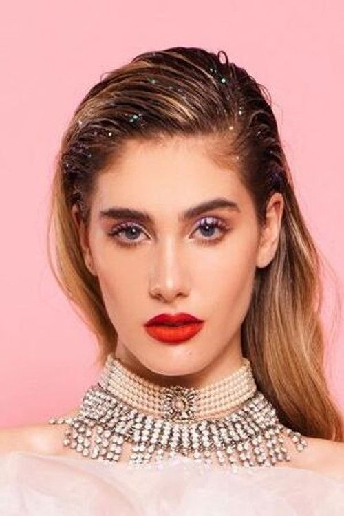 Sofía Carerra as Mara