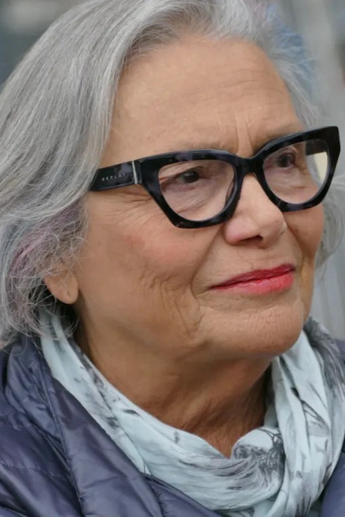 Anna Bonasso as Elena