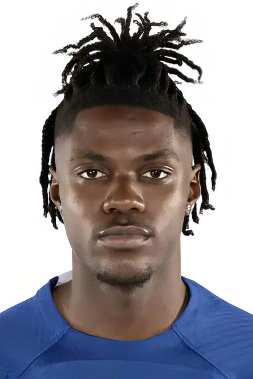 Roméo Lavia as Self