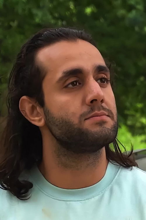 Peyman Abbasi as Cameraman