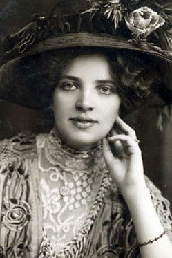 Maud Allan as Demetra