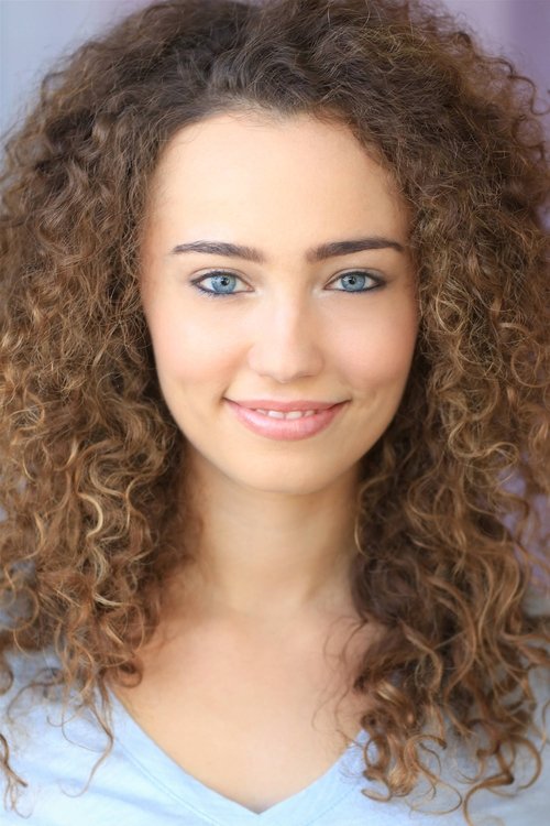 Vanessa Dimitrova as Cassie