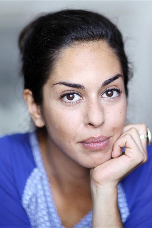 Hamideh Doustdar as Roxane