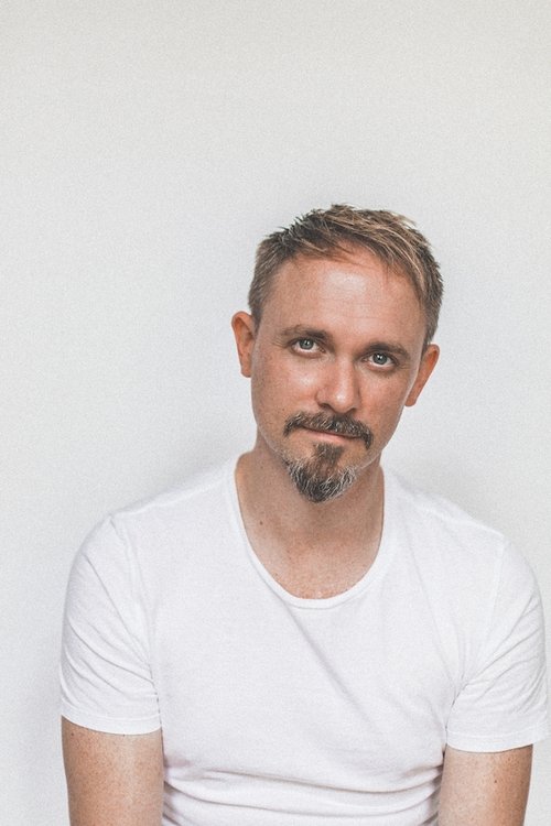 Johannes Semm as Ethan