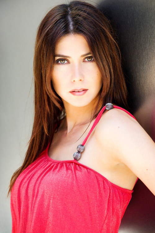 Alina Andrei as Nasha