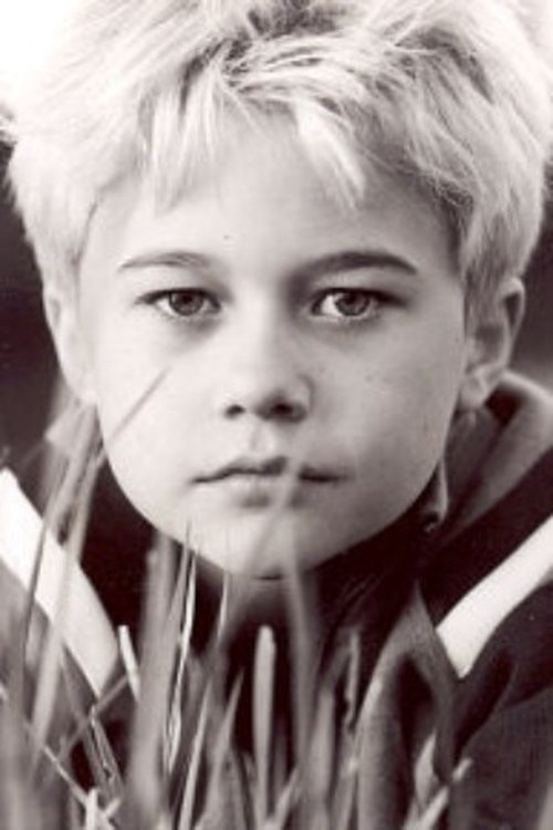 Cole Petersen as Dylan Lafferty