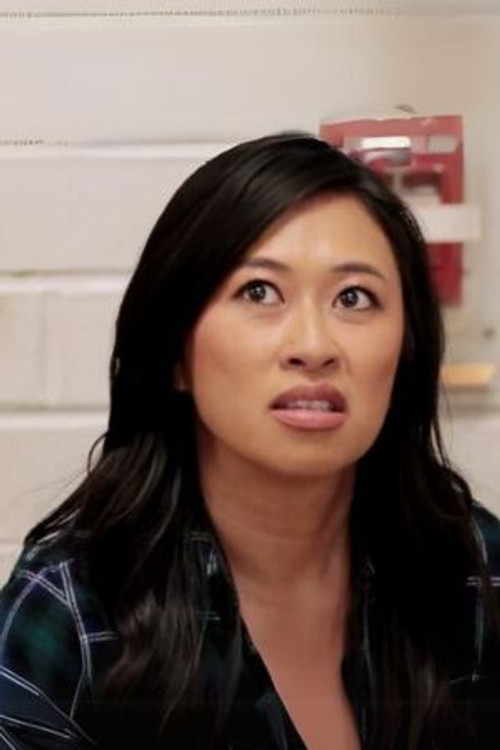 Hanh Nguyen as Elise