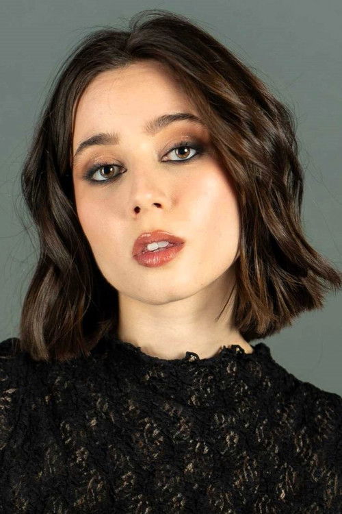 Nora Hernández as María