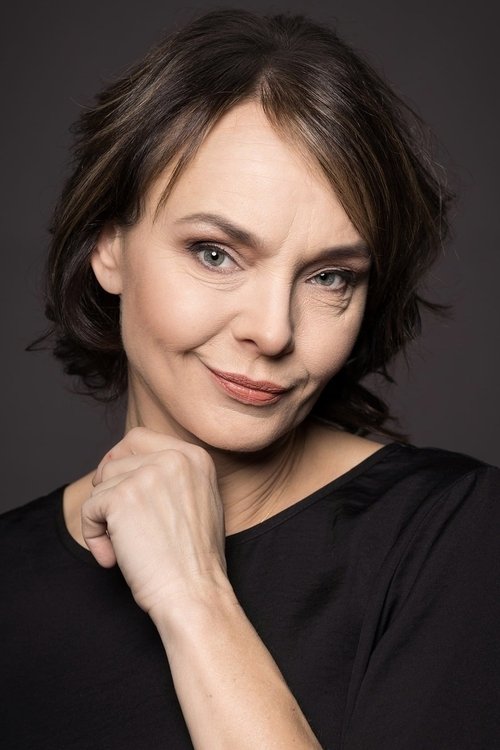 Elina Reinold as Marju