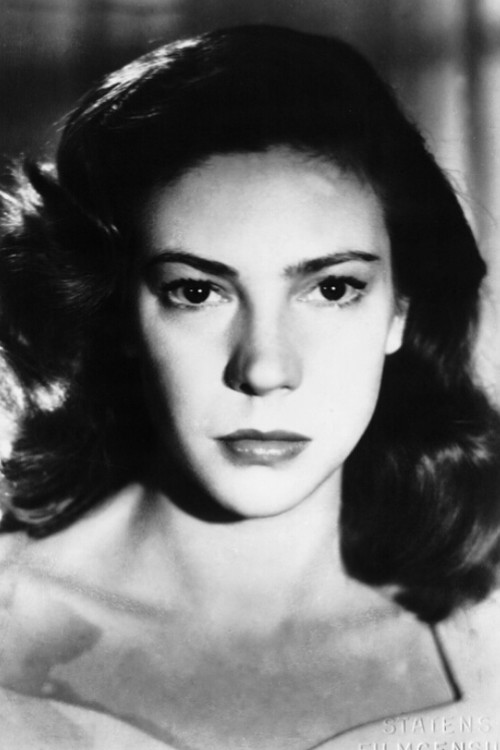 Maria Michi as Marina Mari