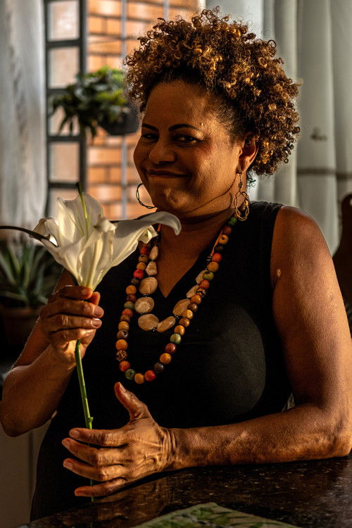 Jucelina Ferreira as Lúcia