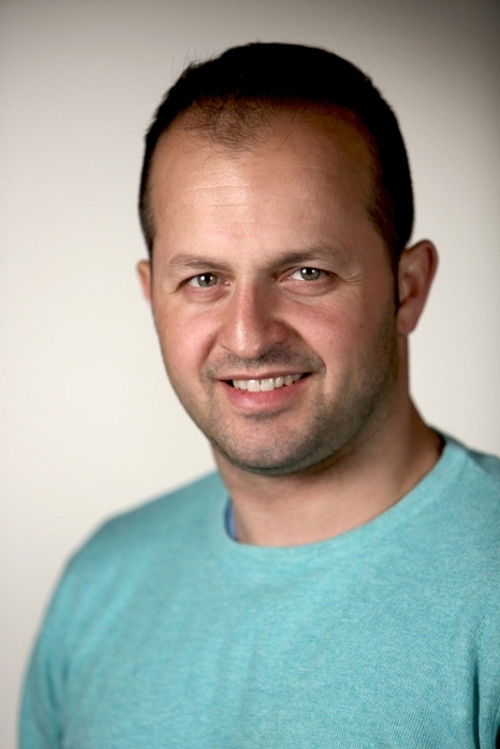 Răzvan Oprea as Darren