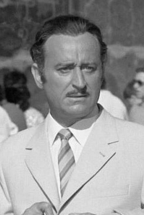 Kazimierz Witkiewicz as Professor Piotr Górski