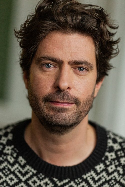 Felix Beaulieu-Duchesneau as Père