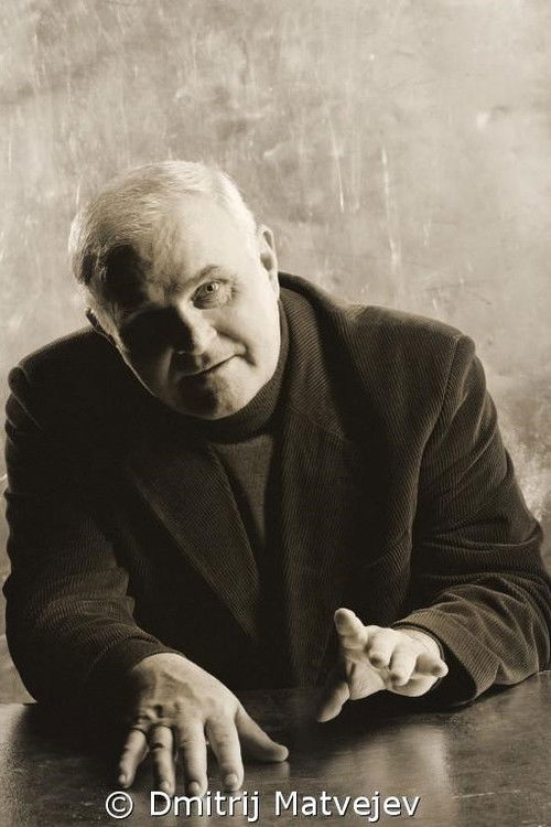 Viktor Mitiajev as Grandfather Burdugin