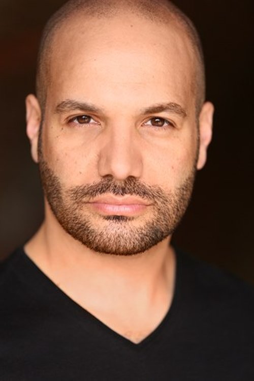 Alex Pérez as Porter