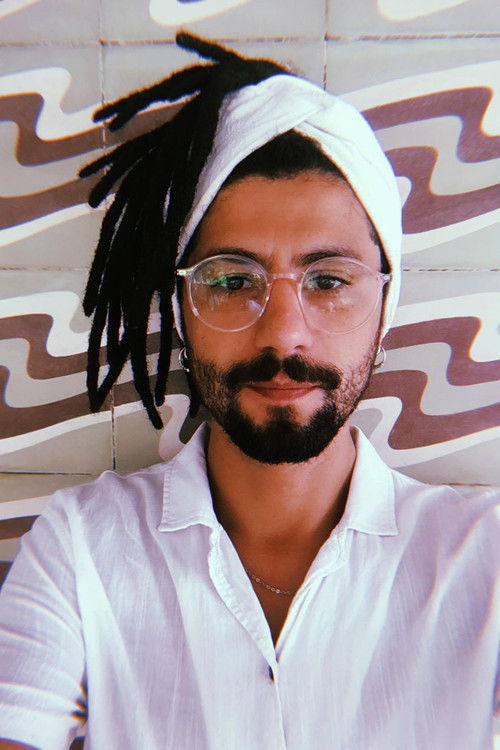 Vinícius Rezende Morais as Altair (voz)