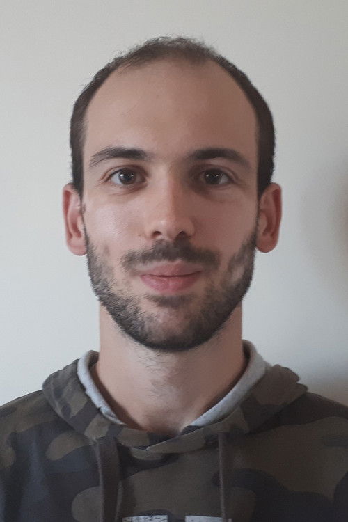 Francesco Moriconi as Man attacked