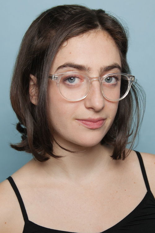 Sophie Zucker as Zoe