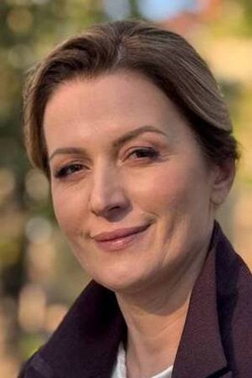 Рима Царикати as Зарина