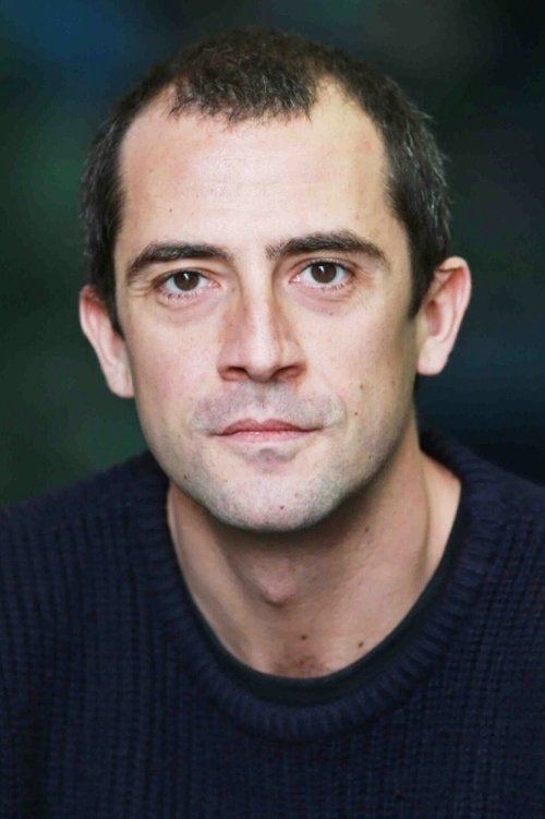 Leonardo Sbragia as Sandro