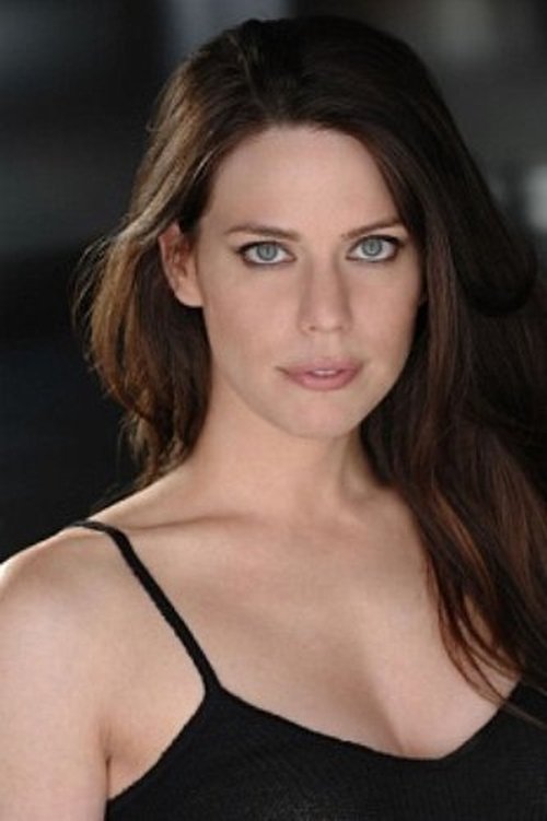 Isabella David as Sarah Greer