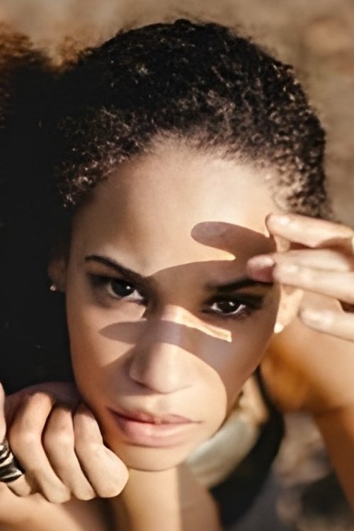 Naima Silva as Camila